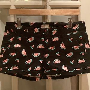 So black watermelon printed everyday jean shorts size 7
